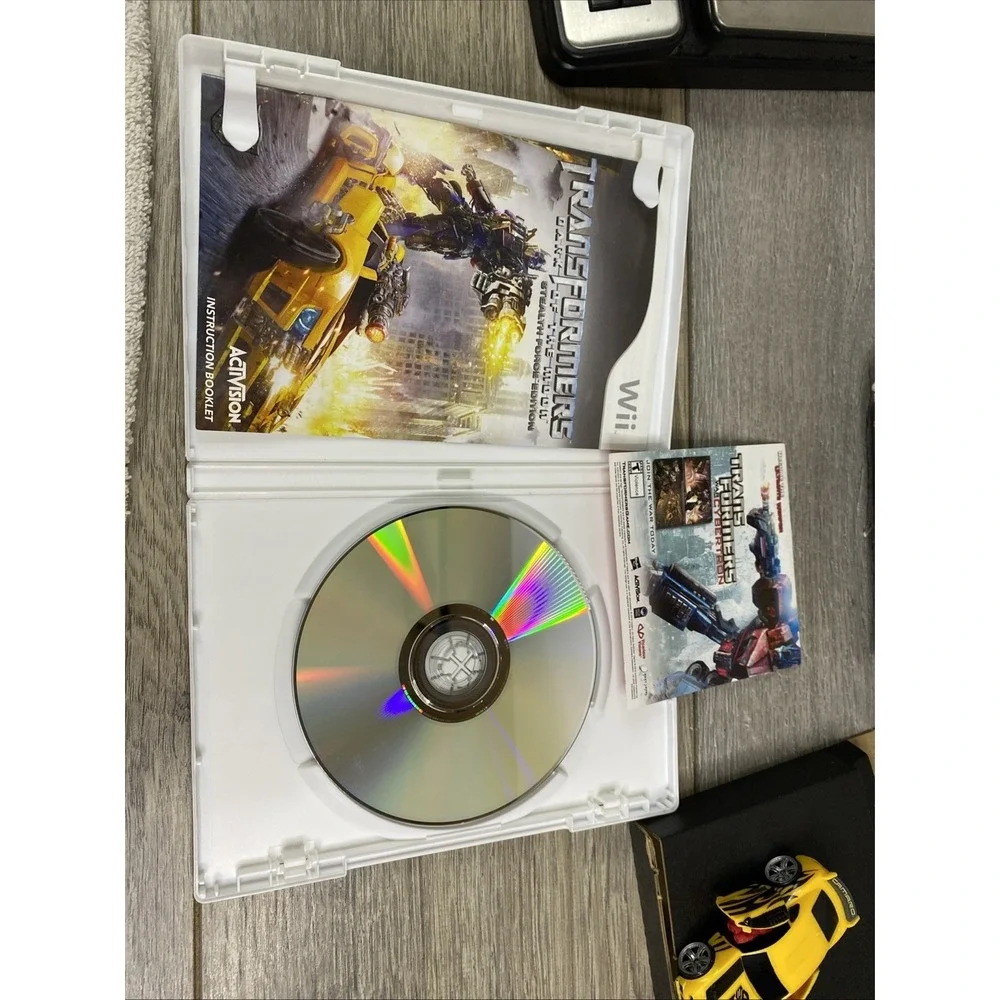 Transformers Dark of the Moon Stealth Force Edition w/ Car Nintendo Wii